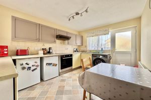 Kitchen Diner- click for photo gallery